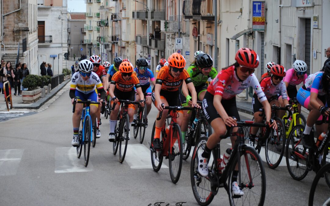 Spettacolo di grande successo per il ciclismo femminile