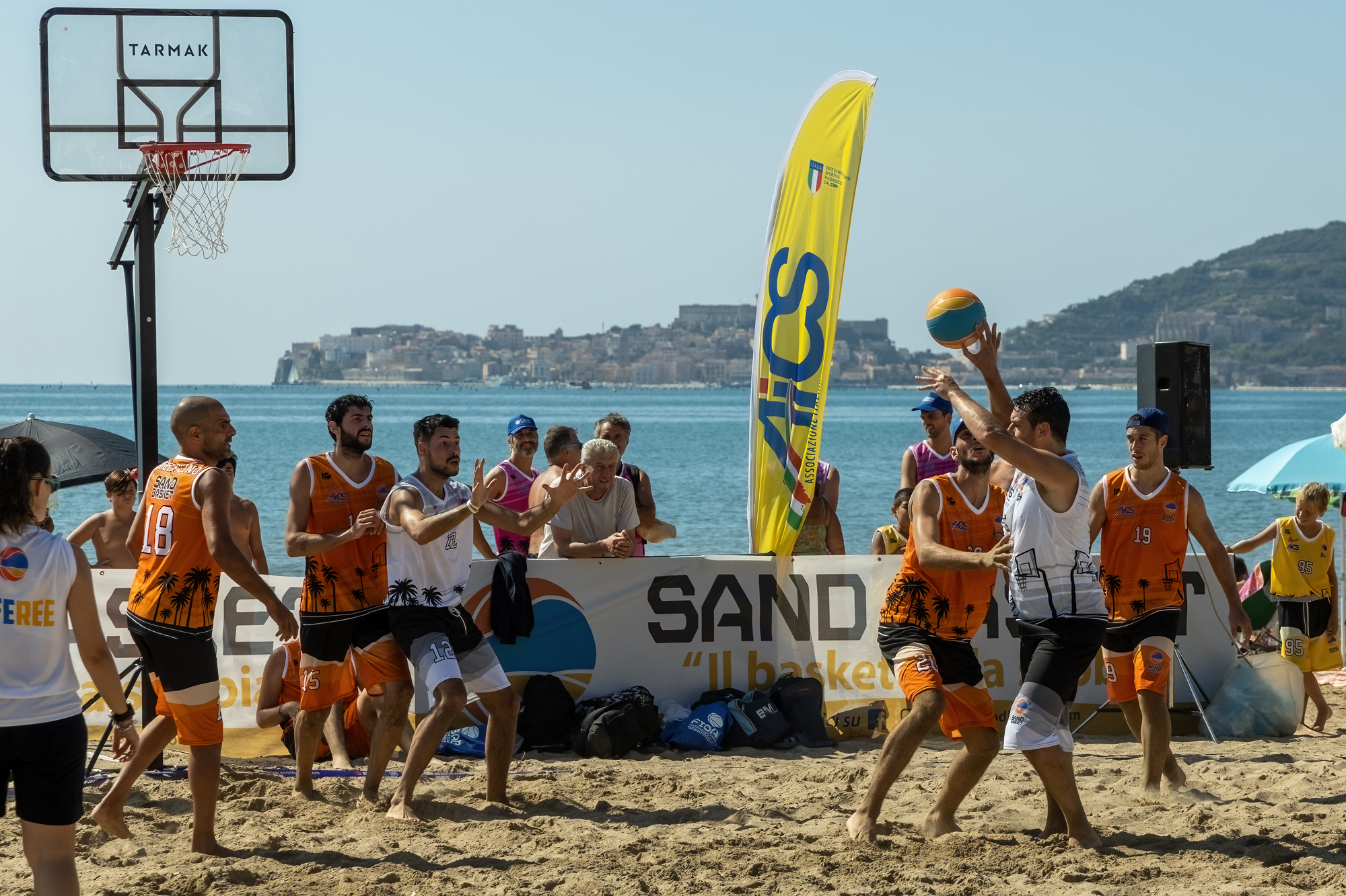 Estate all’insegna del basket sulla sabbia