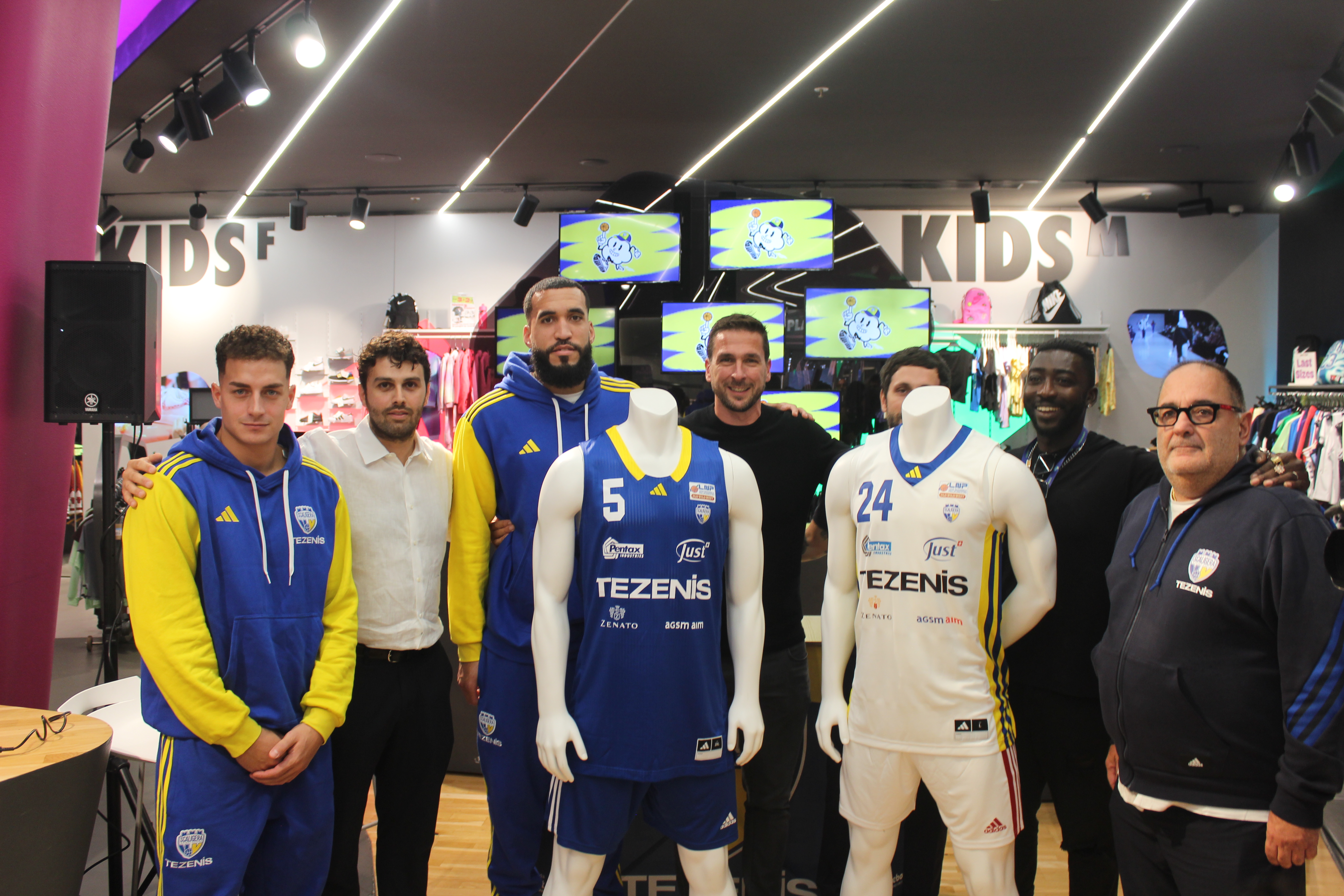 GRANDE SUCCESSO PER LA PRESENTAZIONE UFFICIALE DELLA MAGLIA