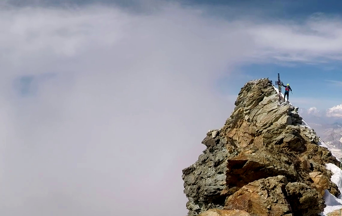 L’ALPINISTA FILIP BABICZ FA LA STORIA SUL CERVINO