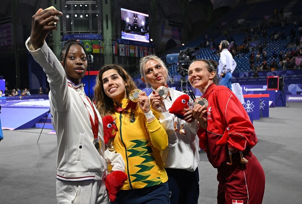 Gli atleti paralimpici condividono un Selfie della Vittoria