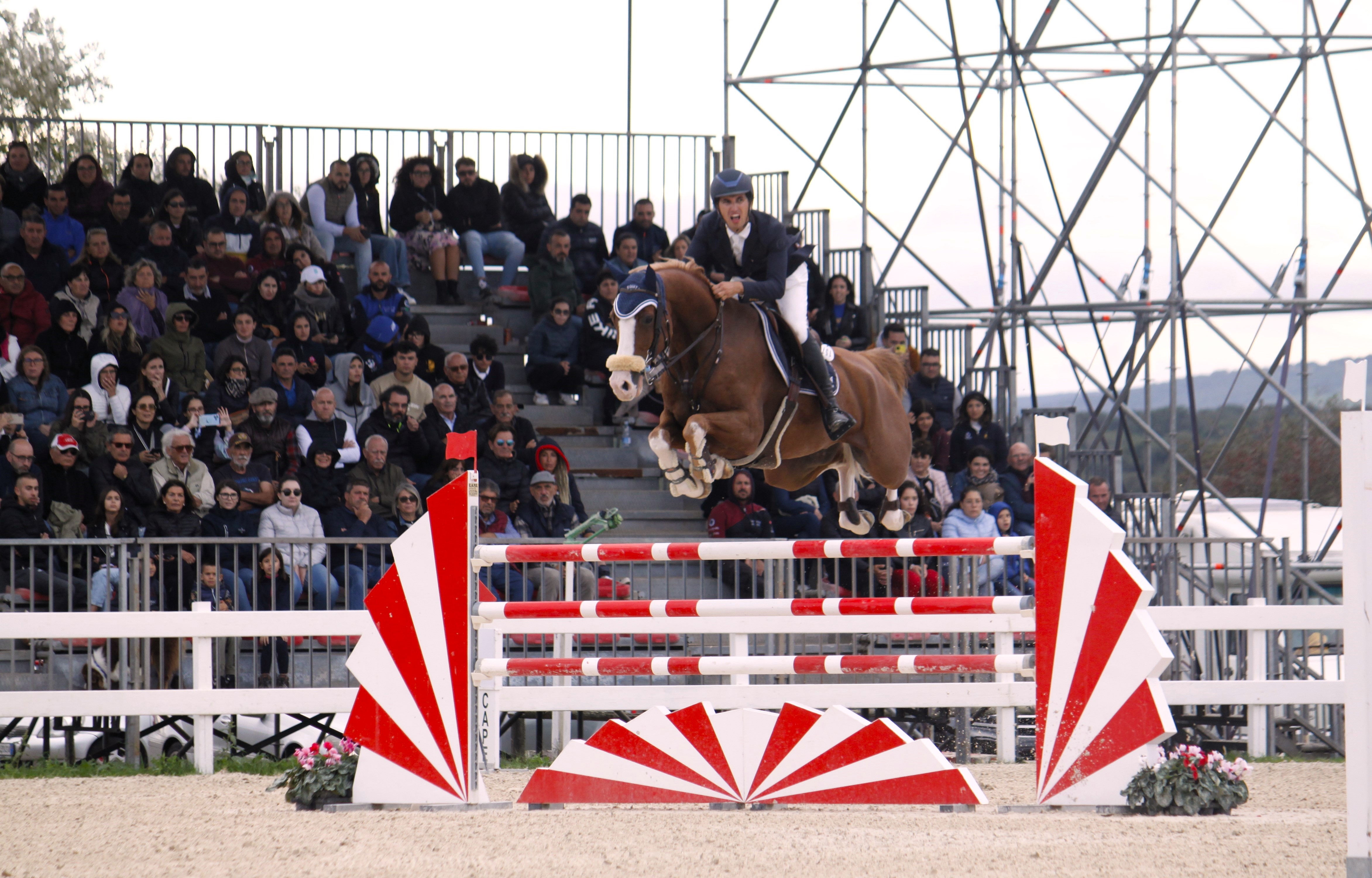 Salto ostacoli: Simonetti vince