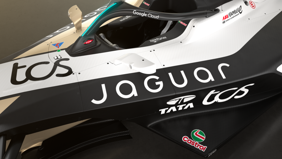 LA NUOVISSIMA JAGUAR I-TYPE 7